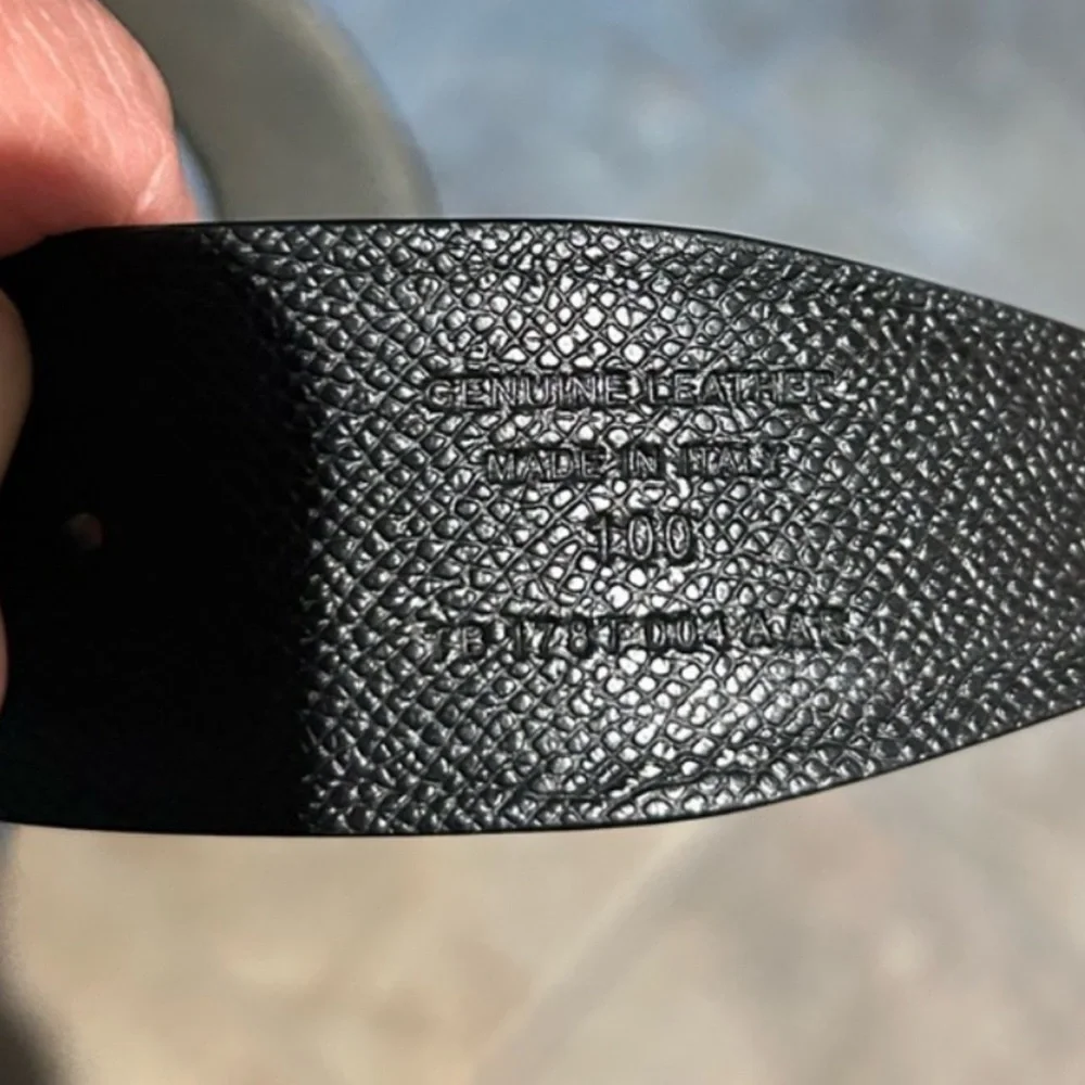 Men's Tom Ford Black and Silver Leather Belt . 100cm/40 inches - Picture 5 of 5